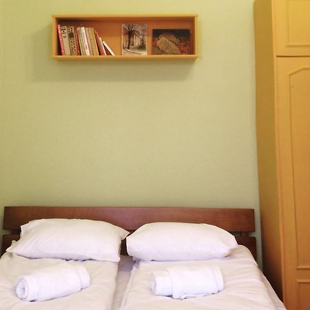 Elementary Hostel Одеса Екстериор снимка