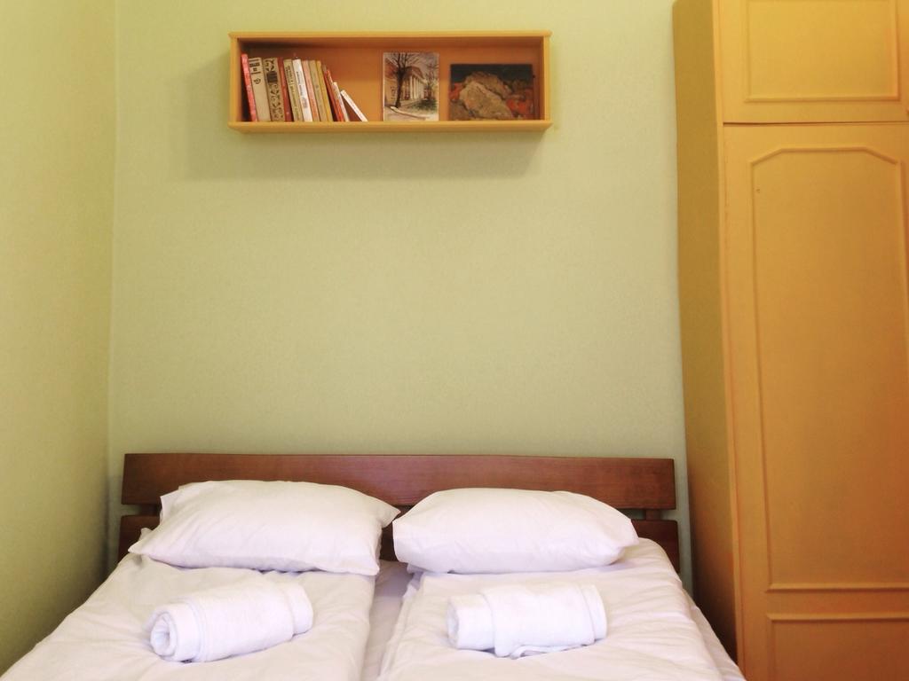 Elementary Hostel Одеса Екстериор снимка