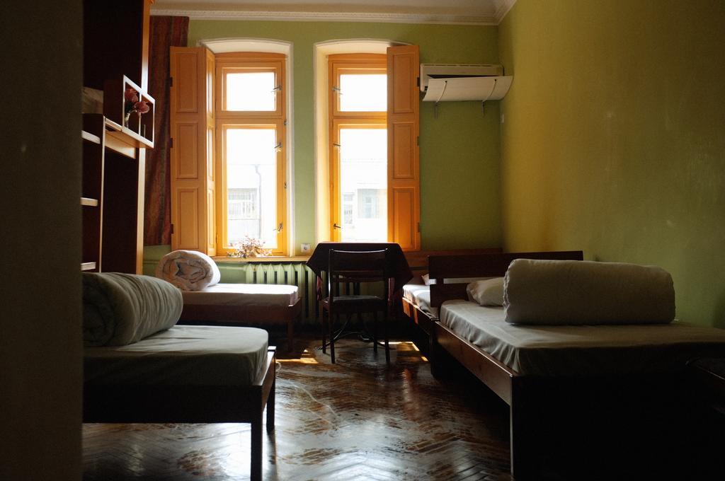 Elementary Hostel Одеса Екстериор снимка