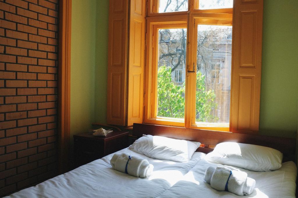 Elementary Hostel Одеса Екстериор снимка